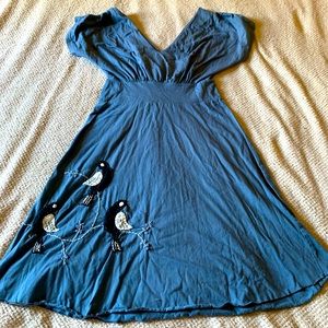 Synergy size Large dress with embroidery.